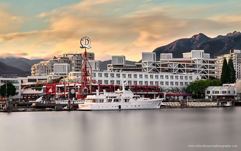 LONSDALE QUAY photo 4
