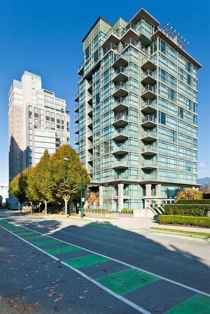 LORD STANLEY SUITES ON THE PARK photo 1