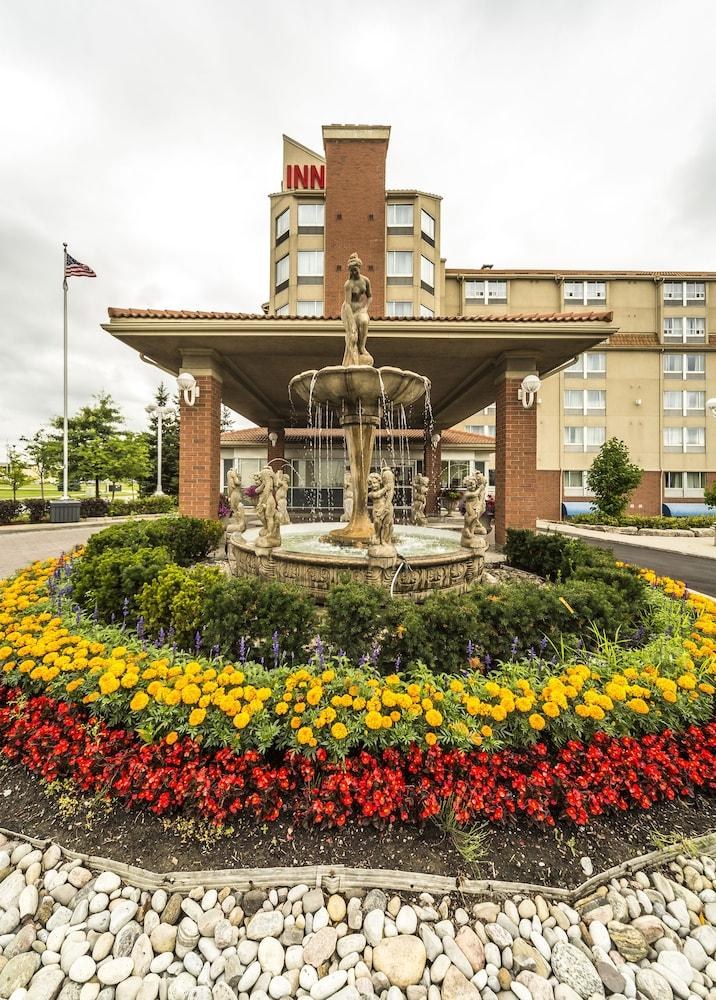 MONTE CARLO INN VAUGHAN SUITES photo 3