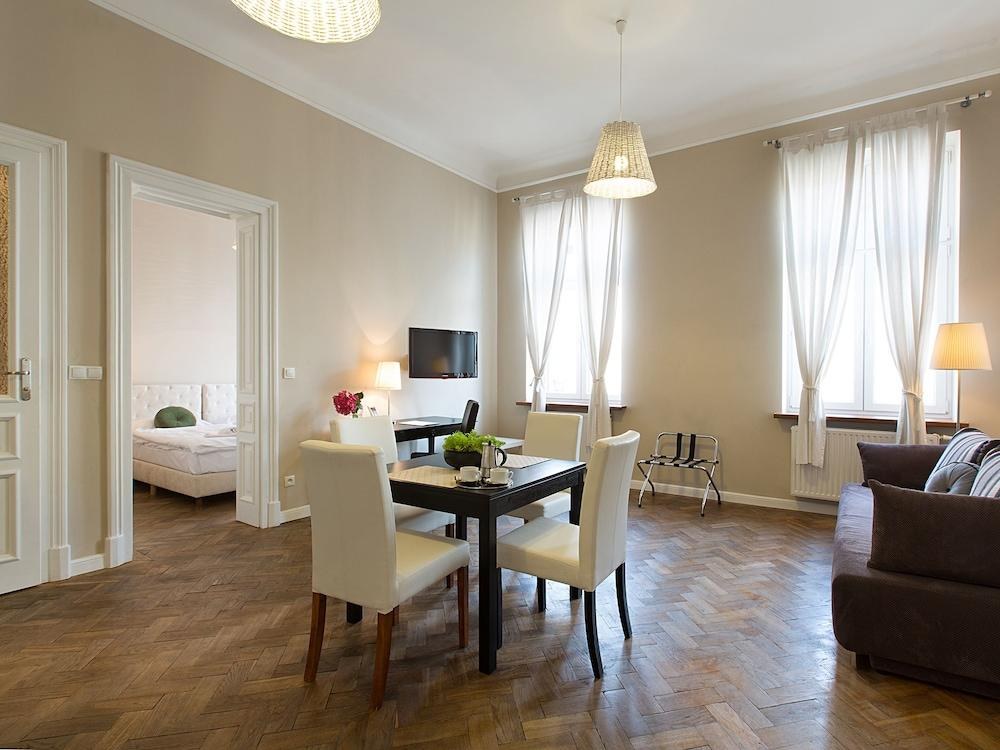 ANTIQUE APARTMENTS photo 2