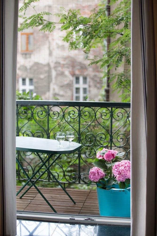 ANTIQUE APARTMENTS photo 4