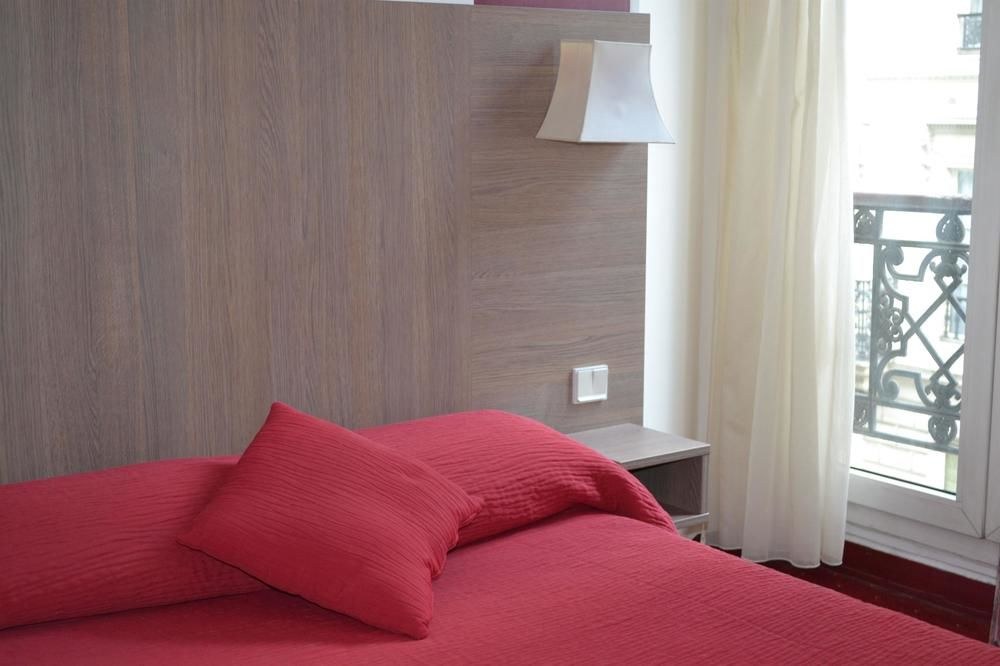 ROYAL BERGERE photo 1