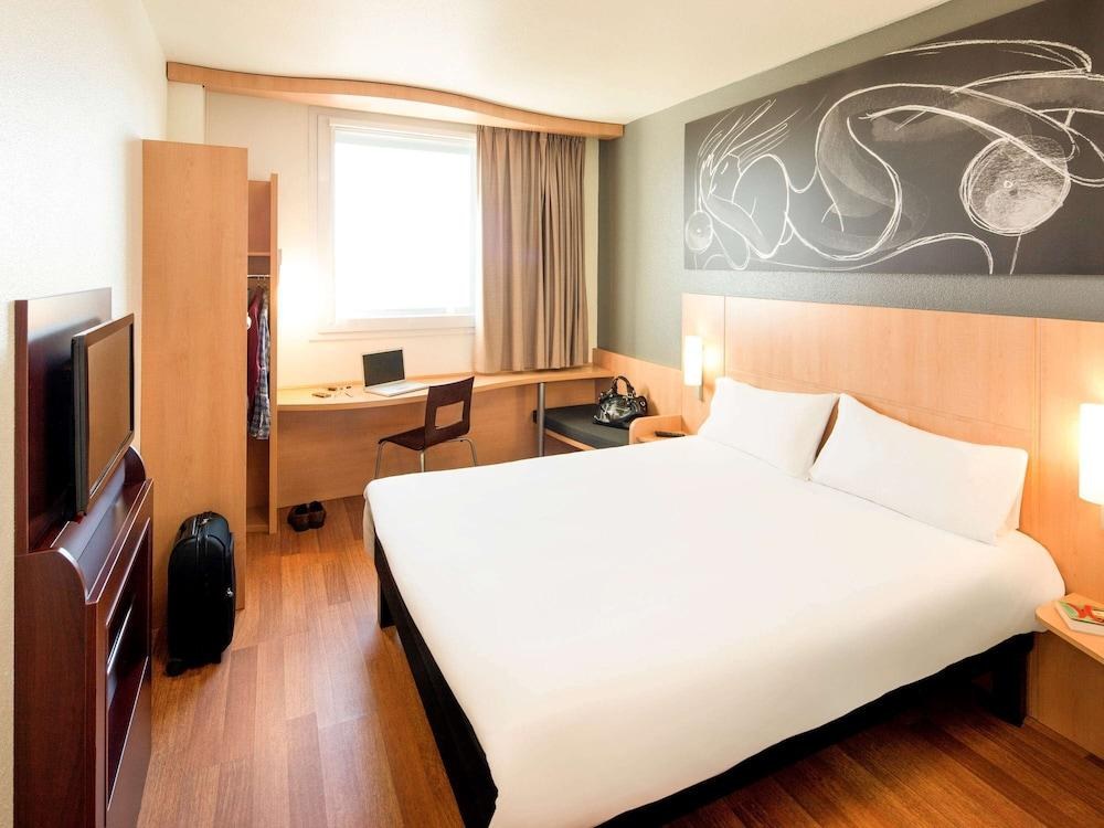 Ibis Barcelona Meridiana photo 3