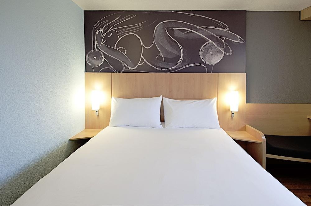 Ibis Barcelona Meridiana photo 4