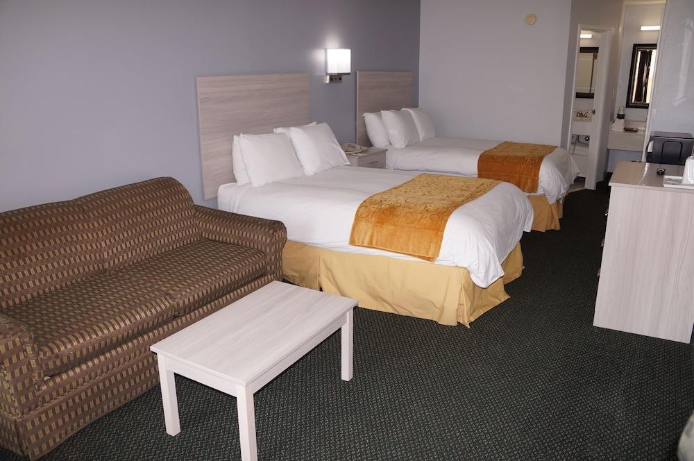 Days Inn & Suites by Wyndham Williamsburg Colonial photo 3