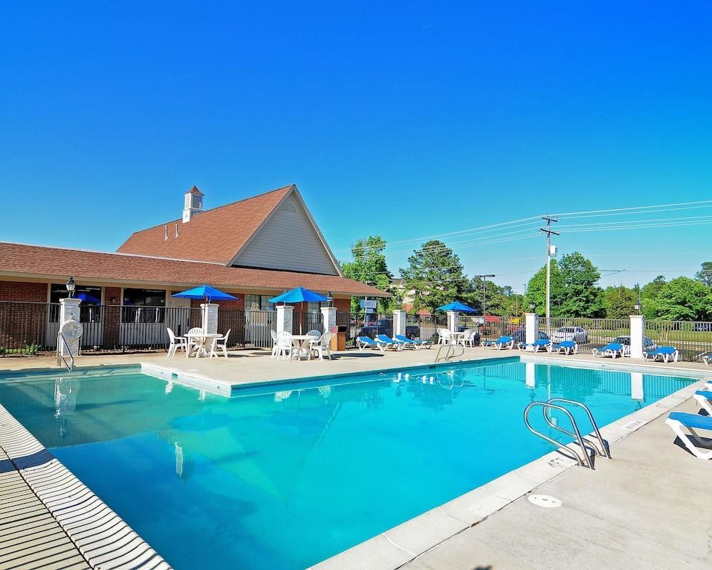 Days Inn & Suites by Wyndham Williamsburg Colonial photo 4