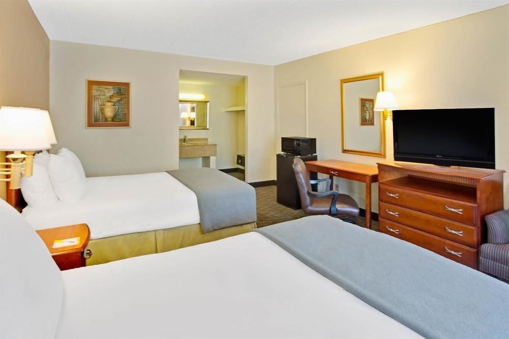 DAYS INN SILVER SPRING photo 1