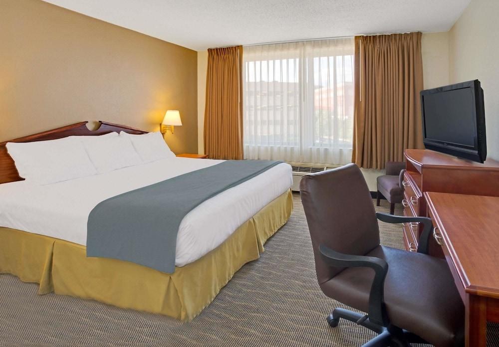 DAYS INN SILVER SPRING photo 4