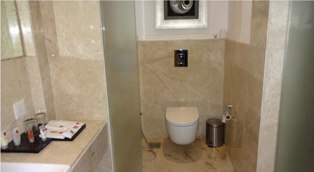 CLARION HOTEL CHENNAI photo 2