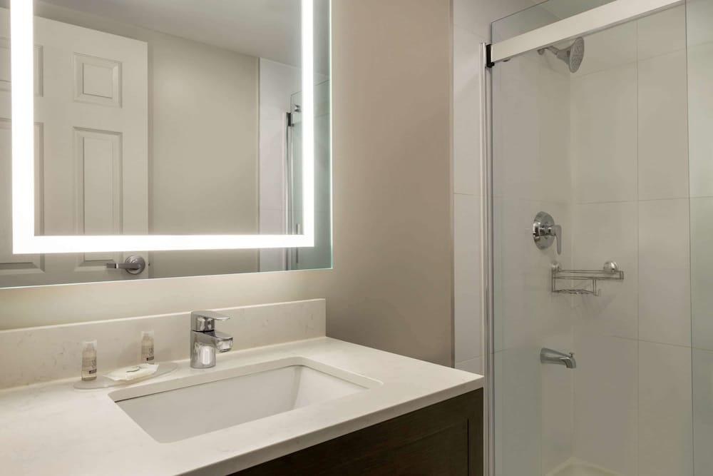 DAYS INN BY WYNDHAM TORONTO WEST MISSISSAUGA photo 3