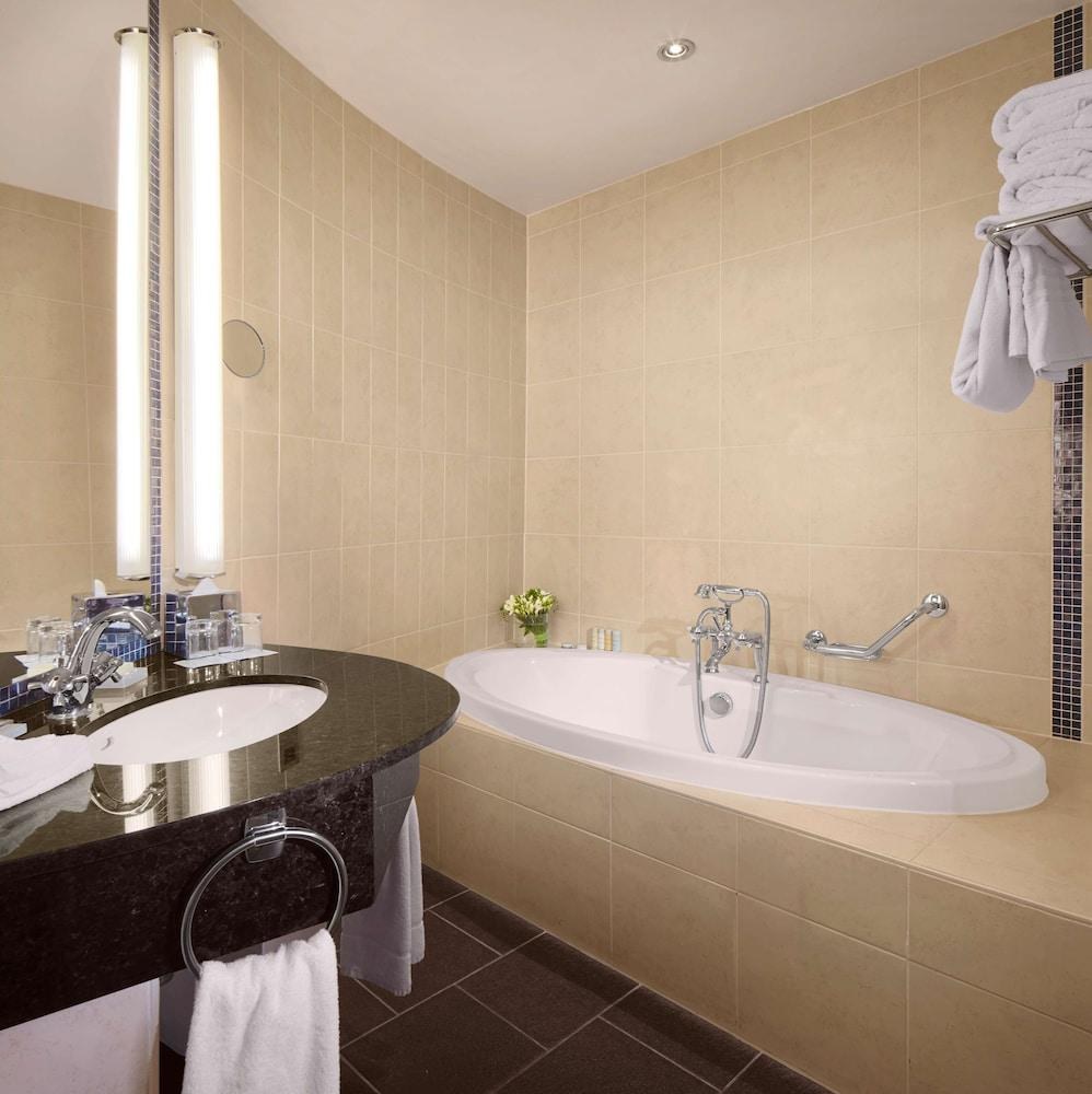 Radisson Blu Hotel, Belfast photo 2