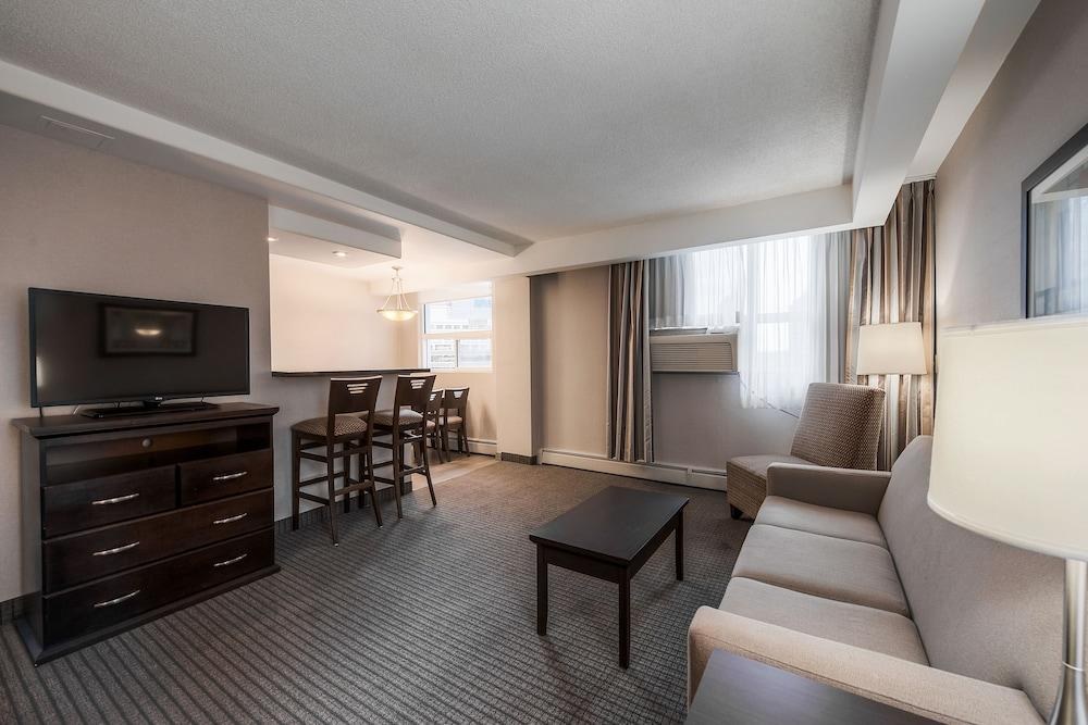 REGENCY SUITES HOTEL