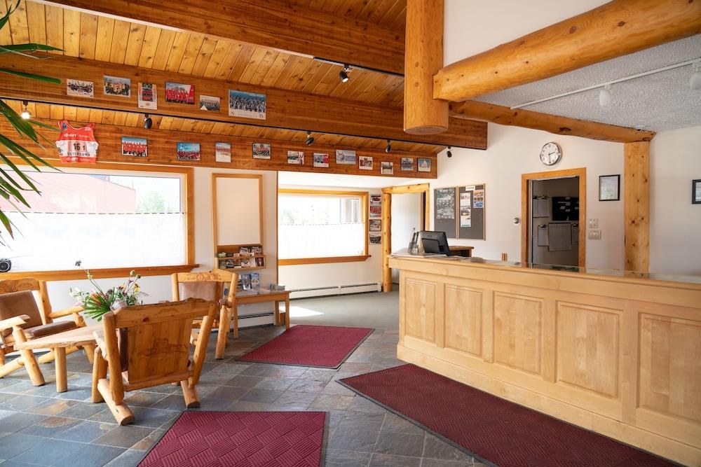 Rocky Mountain Ski Lodge photo 2