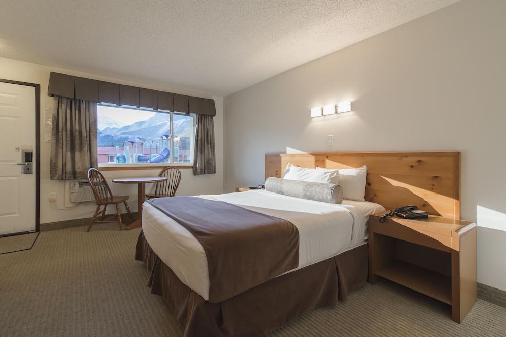 Rocky Mountain Ski Lodge photo 3