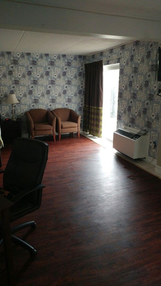 SUPER 8 BY WYNDHAM CAMBRIDGE/KITCHENER/WATERLOO AREA photo 1