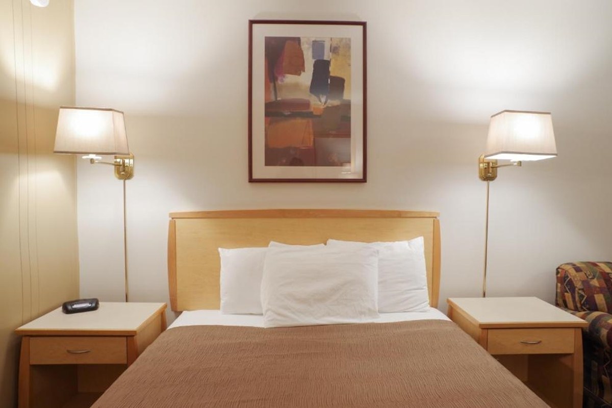 CANADAS BEST VALUE INN AND SUITES FERNIE photo 1