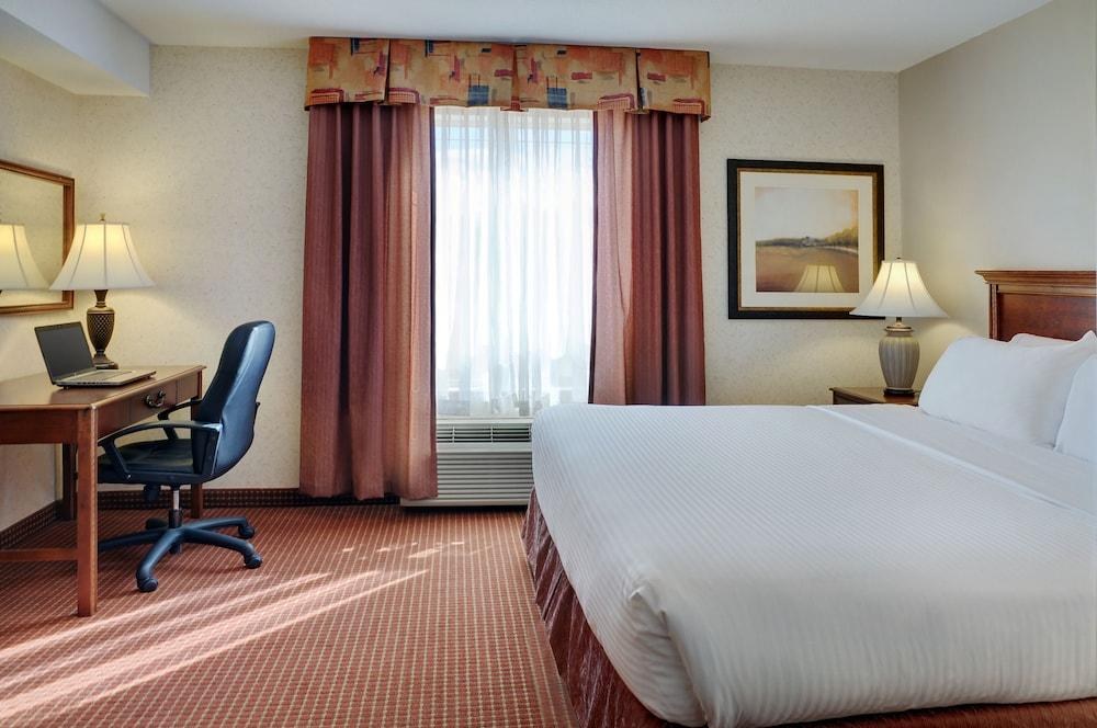 POMEROY INN & SUITES FORT ST JOHN photo 2