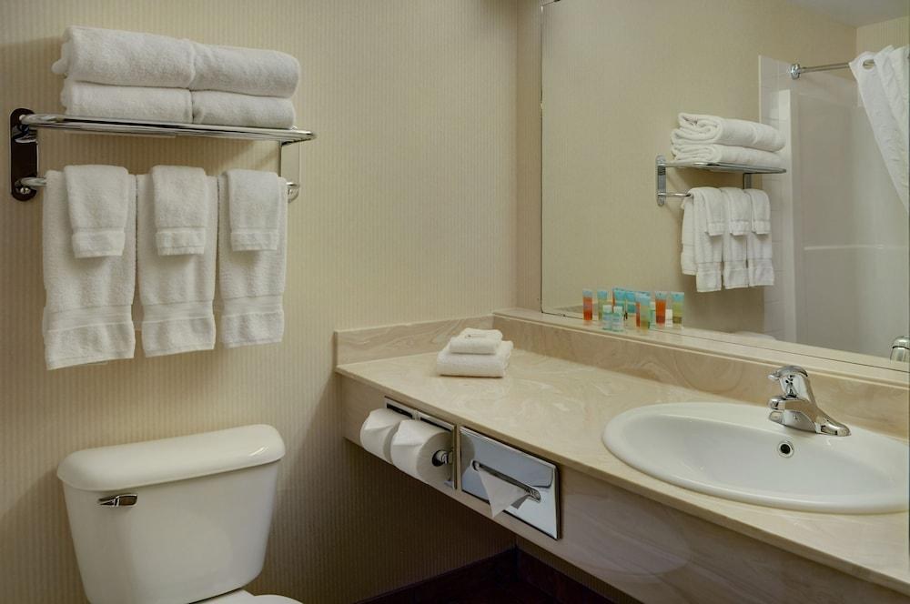 POMEROY INN & SUITES FORT ST JOHN photo 3