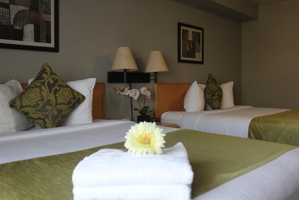 Travelodge by Wyndham Fort McMurray photo 2