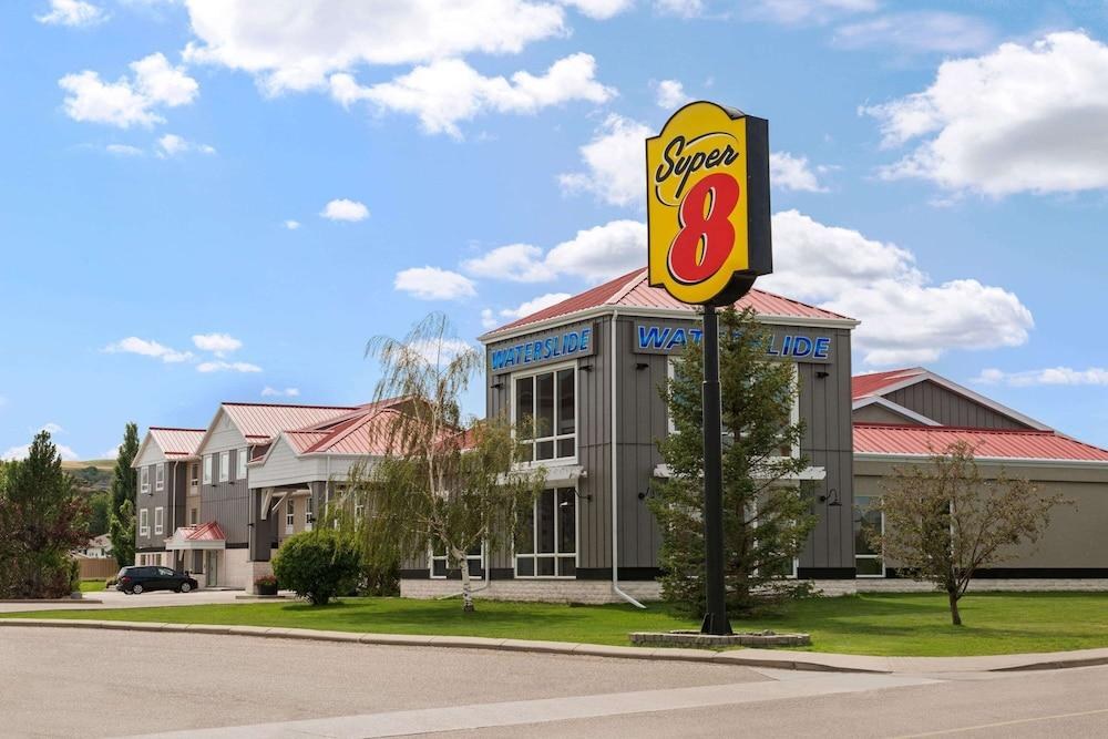 SURESTAY PLUS BY BEST WESTERN DRUMHELLER photo 3
