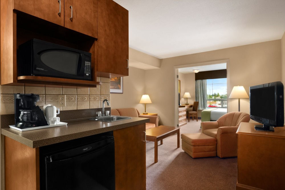SUPER 8 MOTEL - FORT ST. JOHN photo 1