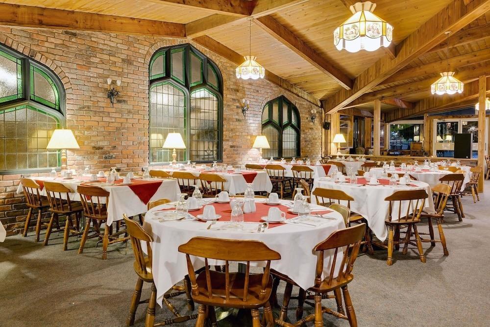RAMADA BY WYNDHAM GANANOQUE PROVINCIAL INN photo 1