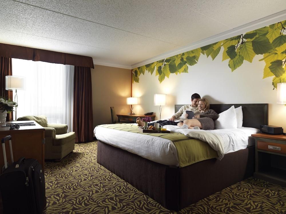 VARSCONA HOTEL ON WHYTE photo 2