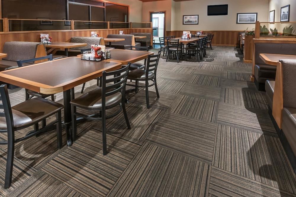 SUPER 8 BY WYNDHAM EDMONTON/WEST