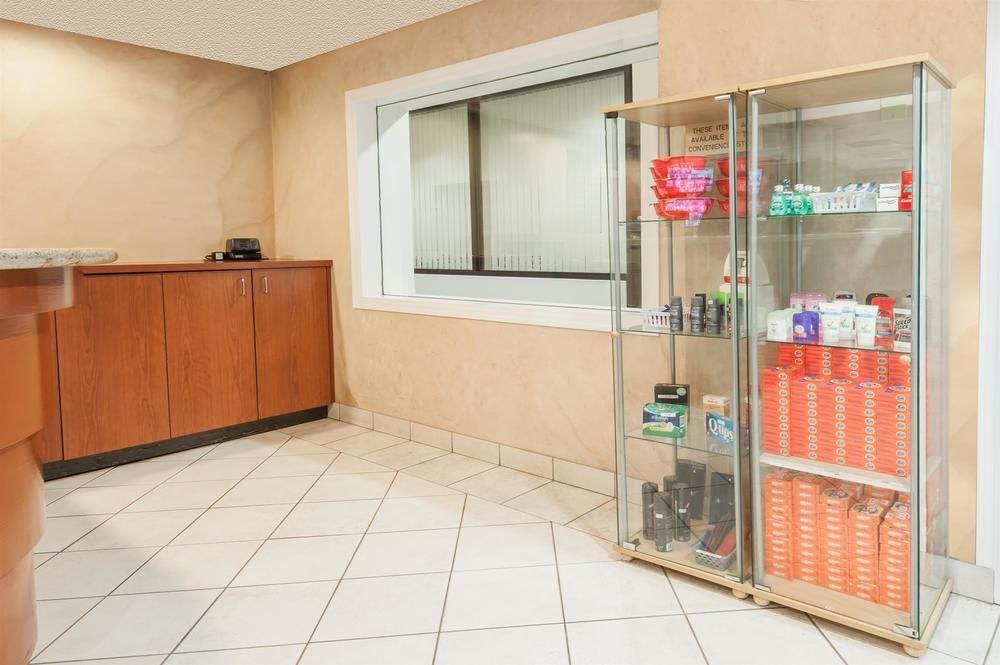 SUPER 8 BY WYNDHAM EDMONTON/WEST photo 1