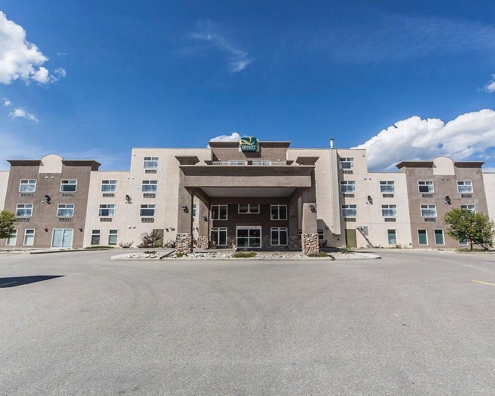 QUALITY INN & SUITES HINTON photo 2