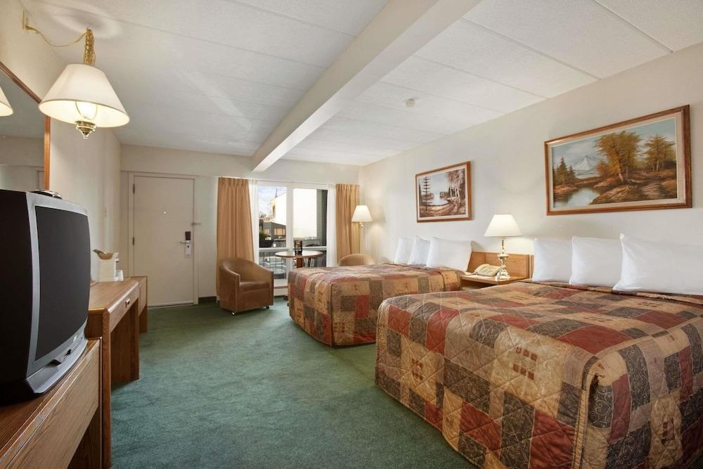 THRIFTLODGE AT THE FALLS photo 1