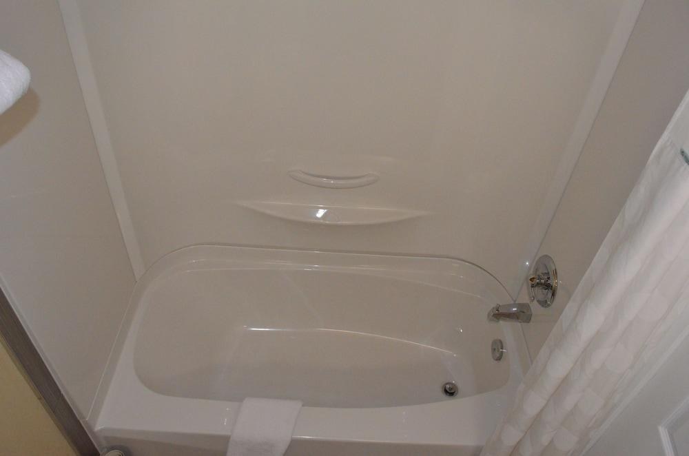 Econo Lodge Inn & Suites Medicine Hat photo 2