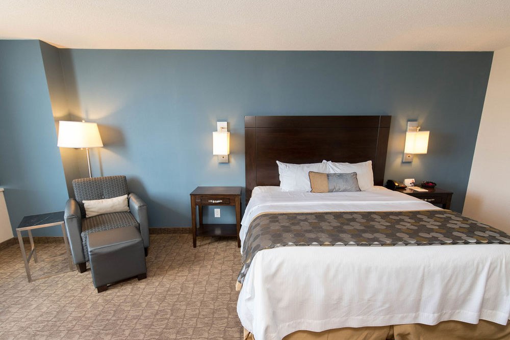Wyndham Garden Niagara Falls Fallsview photo 2
