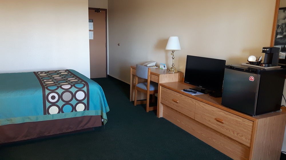 SUPER 8 MOTEL MOOSE JAW photo 1