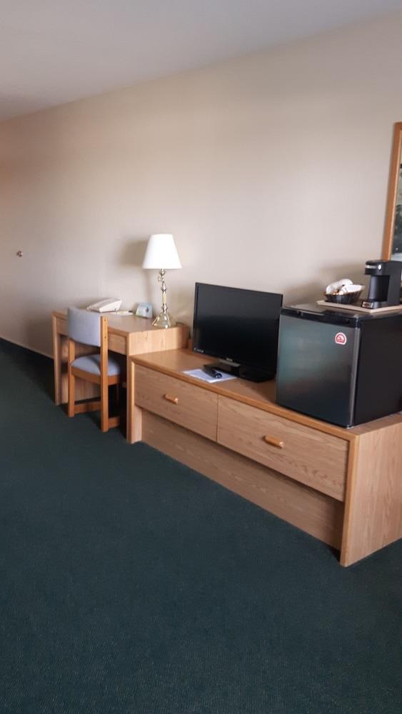 SUPER 8 MOTEL MOOSE JAW photo 3
