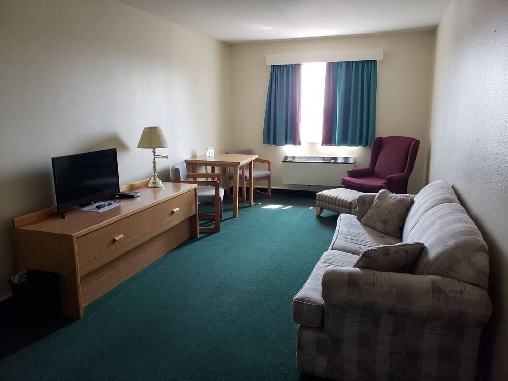 SUPER 8 MOTEL MOOSE JAW photo 4