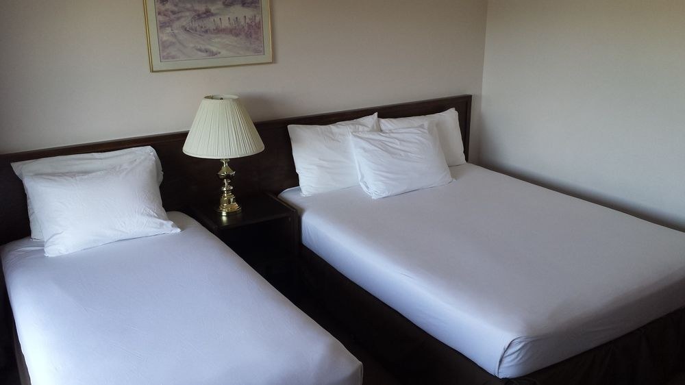 RECREATION INN & SUITES