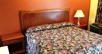 PARKWAY MOTEL photo 2