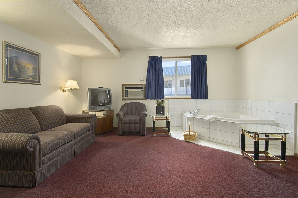 SUPER 8 BY WYNDHAM MEDICINE HAT AB photo 1