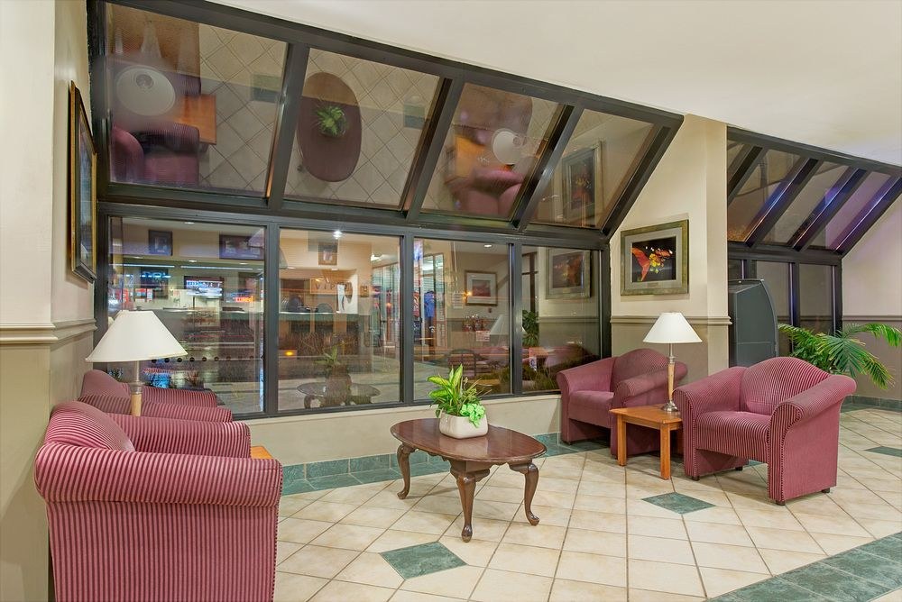 RAMADA BY WYNDHAM NIAGARA FALLS NEAR THE FALLS