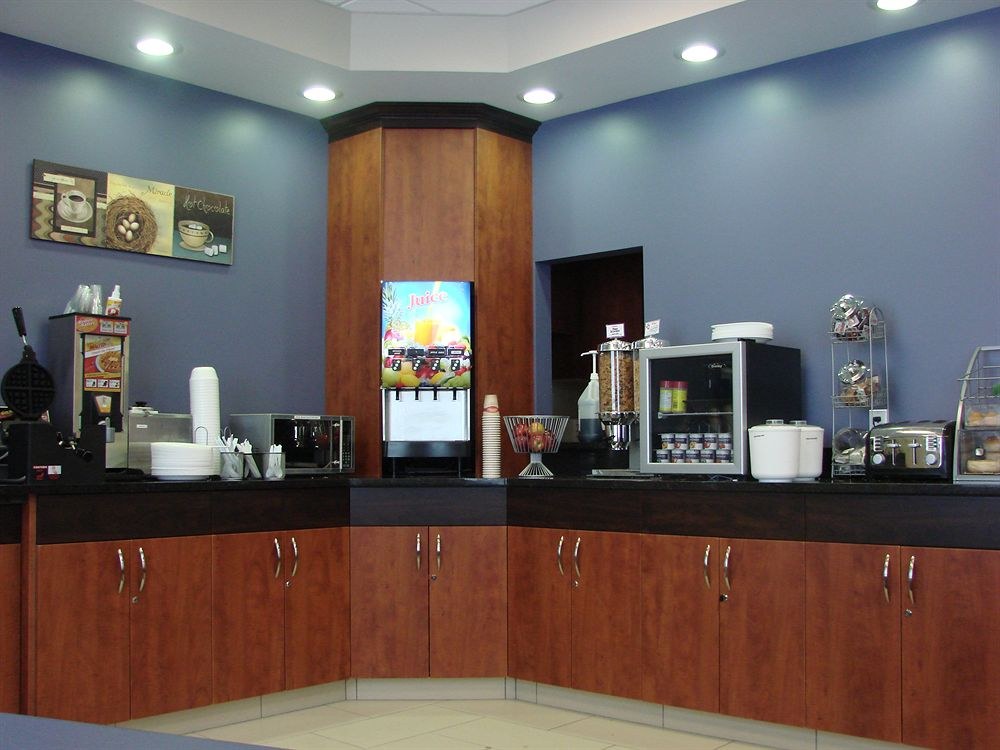 SUPER 8 BY WYNDHAM KAMLOOPS ON THE HILL