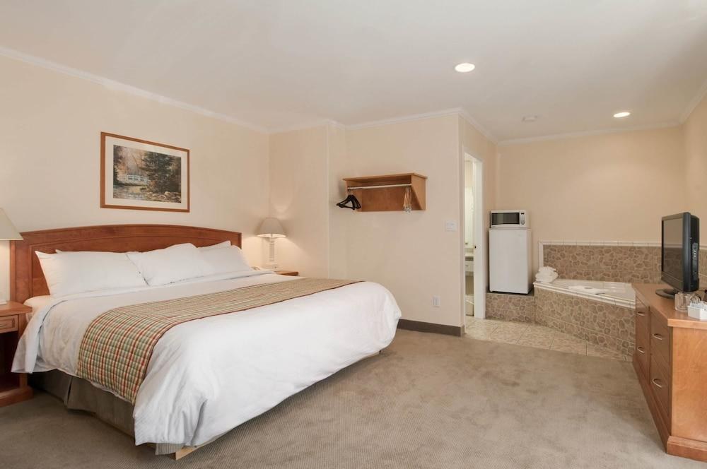 TRAVELODGE BY WYNDHAM KAMLOOPS photo 2