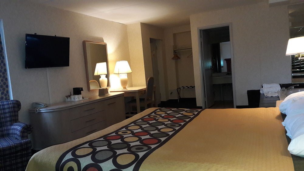 SUPER 8 BY WYNDHAM NIAGARA FALLS NORTH photo 1