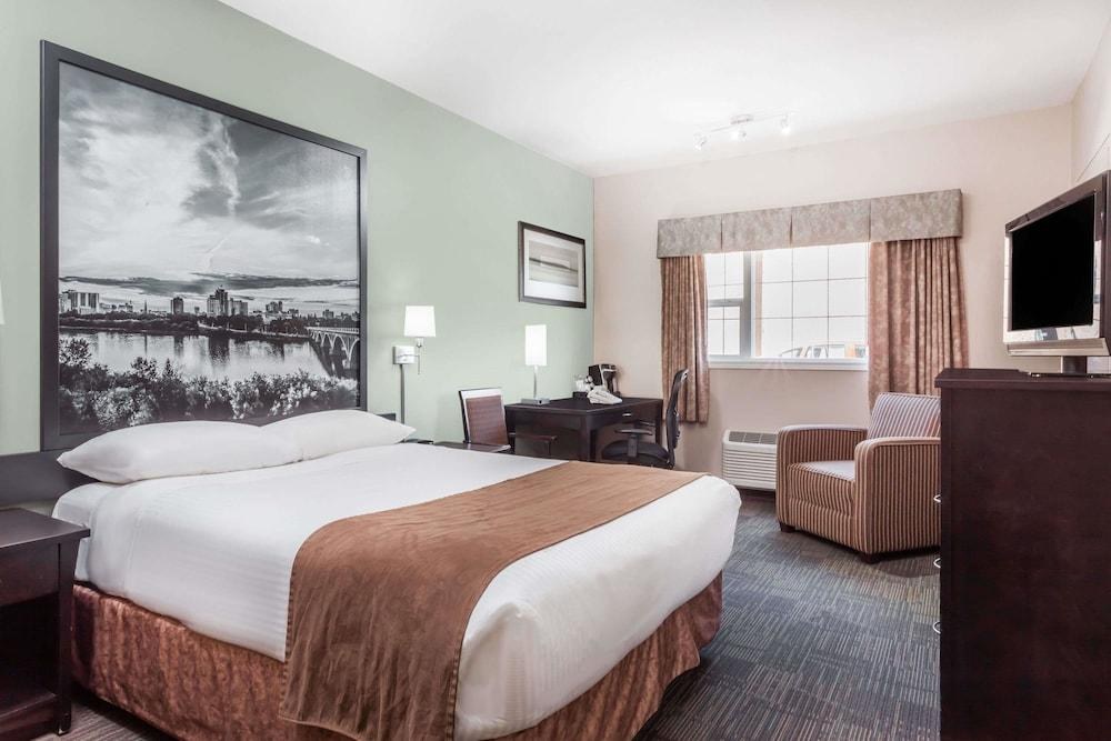 Super 8 by Wyndham Saskatoon Near Saskatoon Airport photo 3