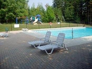 Jolly Roger Inn & Resort photo 2