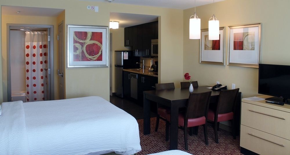 TOWNEPLACE SUITES THUNDER BAY photo 2