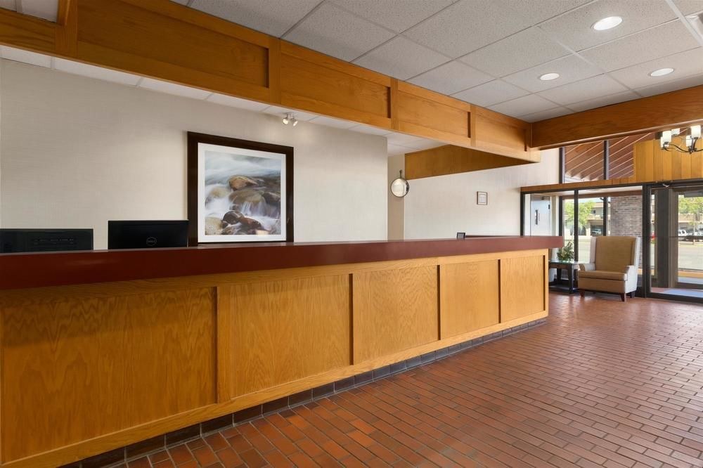 TRAVELODGE BY WYNDHAM THUNDER BAY