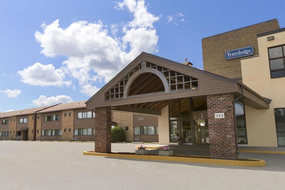 TRAVELODGE BY WYNDHAM THUNDER BAY photo 2