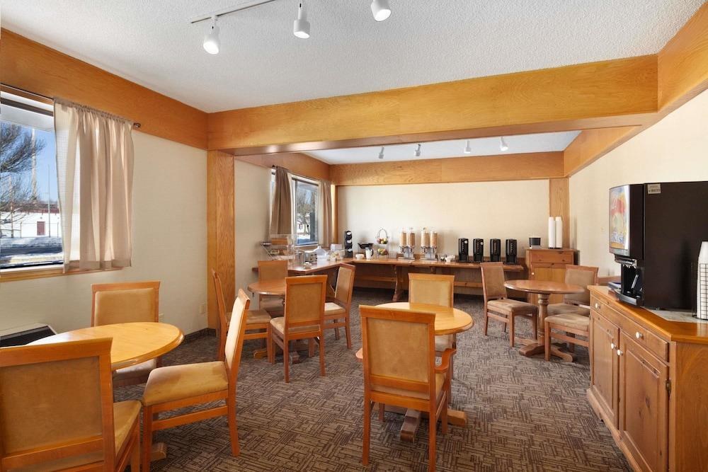 TRAVELODGE BY WYNDHAM THUNDER BAY photo 4