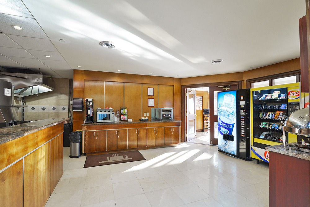 WOODBINE HOTEL AND SUITES photo 1